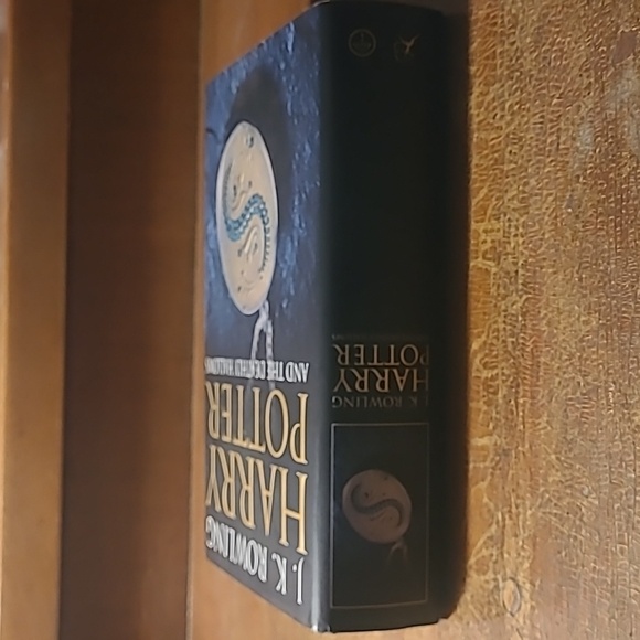 Harry Potter and the Deathly Hallows Hardcover Book - Adult Cover - Picture 2 of 7